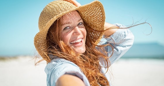 summer body woman panama hat beach
